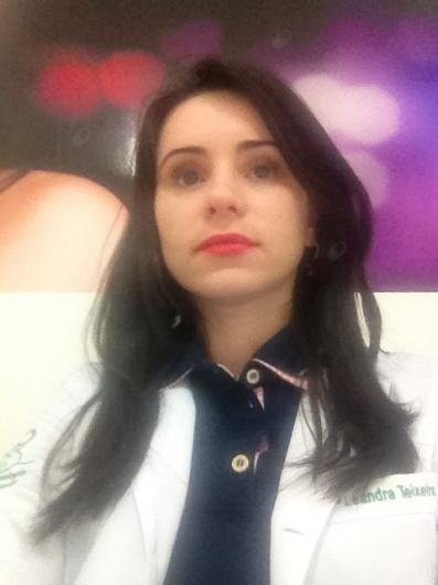 Dra. Leandra Oliveira Teixeira