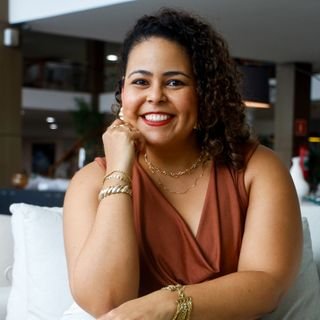 Dra. Liliane Santana