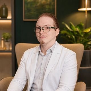 Dr. Lucas Zanuto