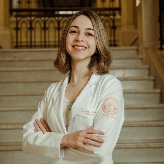 Dra. Camila Lohmann Menezes