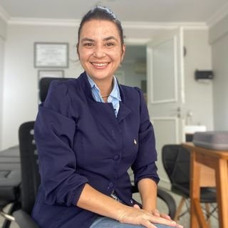 Dra. Mariana Almeida