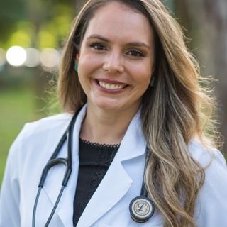 Dra. Paula Cabral Rebouças