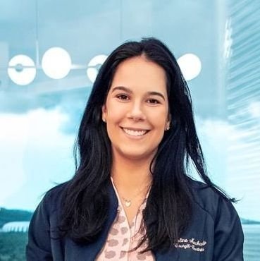 Dra. Caroline Machado