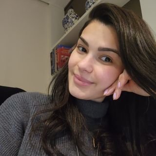 Dra. Larissa Gatto