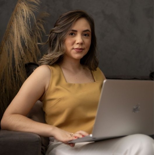 Dra. Amanda Mota
