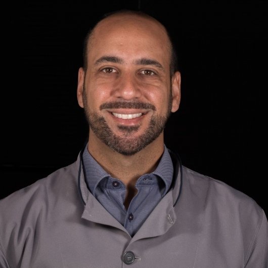 Dr. Leandro Caldeira