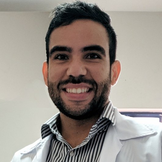 Dr. Breno Moura