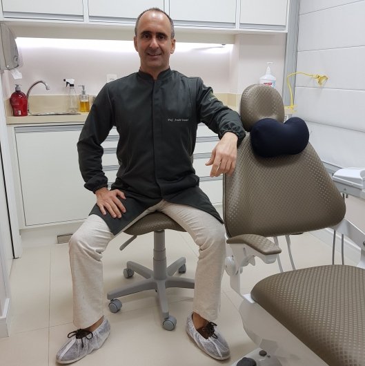 Dr. Andre Daniel M. Neto