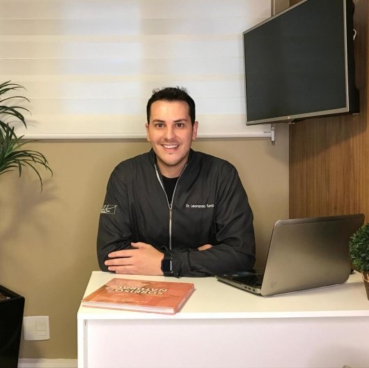 Dr. Leonardo Turra