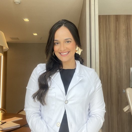 Dra. Bárbara Cabral