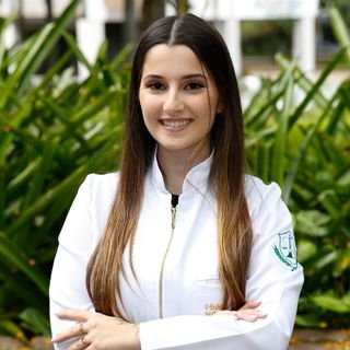 Dra. Vitória Silva Peres