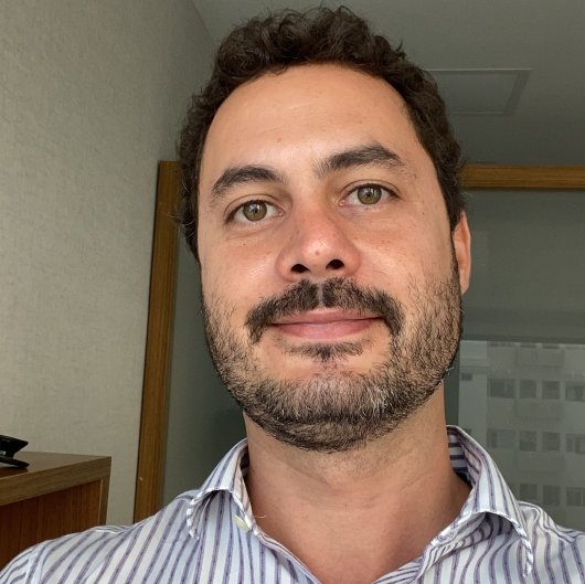 Dr. Felipe Bestane