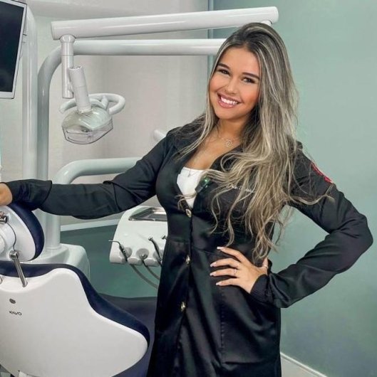 Dra. Amanda Garbelini