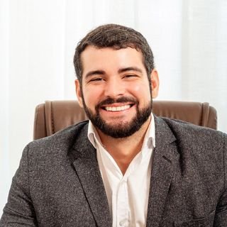 Dr. Rafael Monteiro Camisão