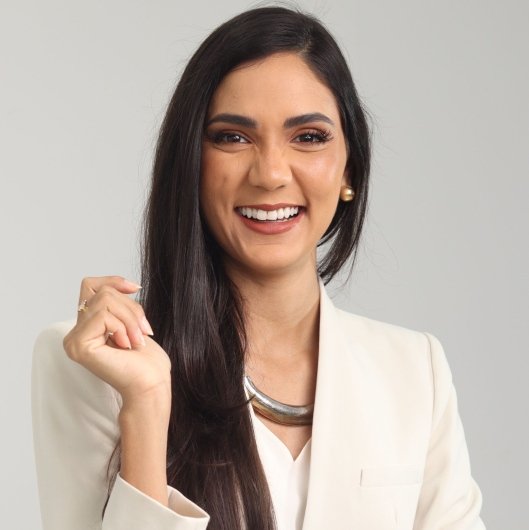 Dra. Thainá Tolentino