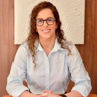 Dra. Nathalia Siqueira Julio