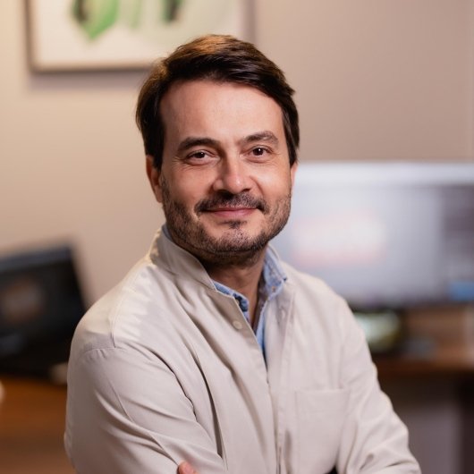 Dr. Cristian Comper