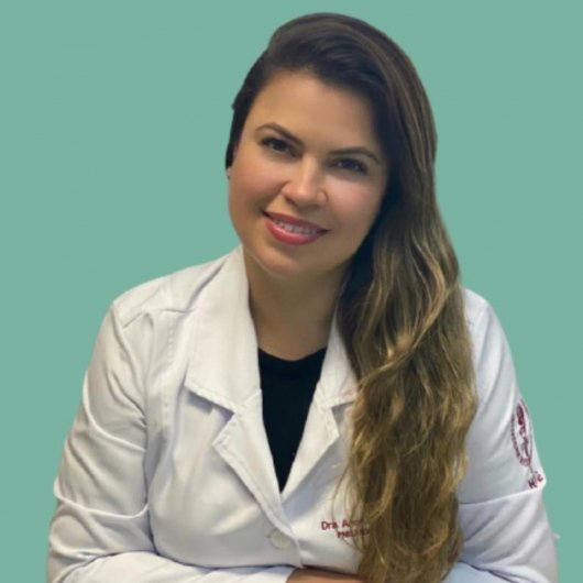 Dra. Anna Carolina Ribeiro Barbosa