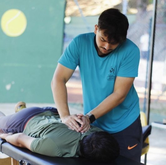Dr. Matheus Casatti