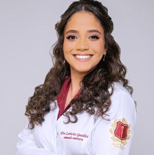 Dra. Letícia M. Guedes