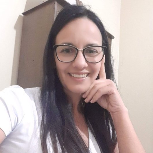Débora Cristina Capra dos Reis