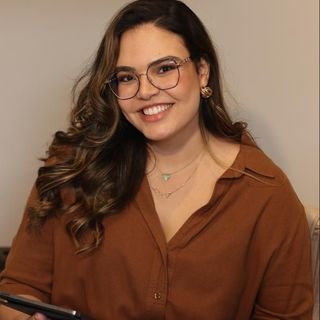 Dra. Laís Marques