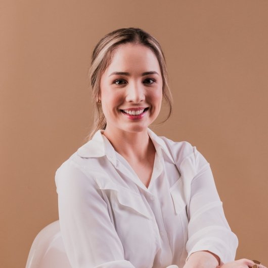 Dra. Bruna Lopes