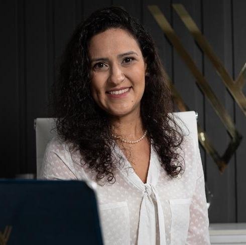 Dra. Adriana Torres