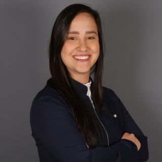 Dra. Caroline Carvalho Dos Santos