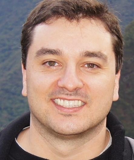 Dr. Eduardo Hassan