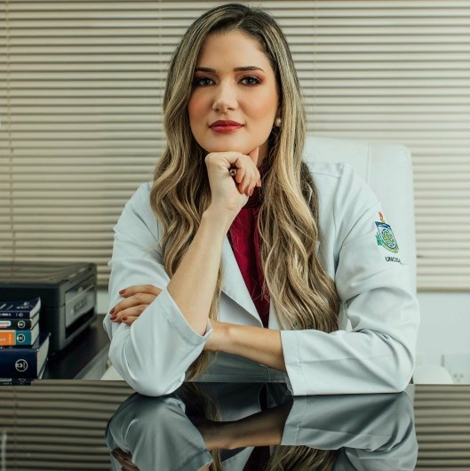 Dra. Danielly Ferraz