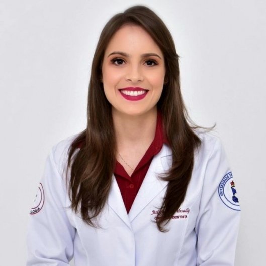 Dra. Julya Kardnally
