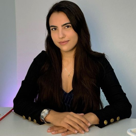 Larissa Grama Miranda Bastos