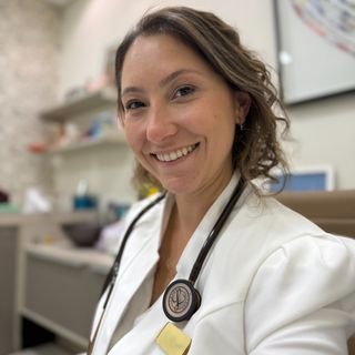 Dra. Anyelle Queiroz