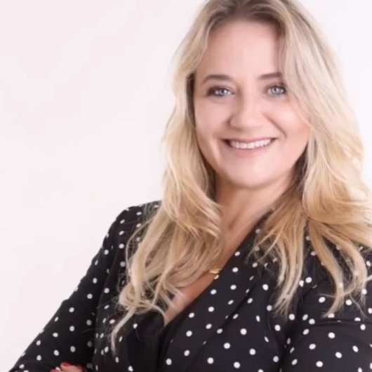 Prof. Flávia Campos Azevedo