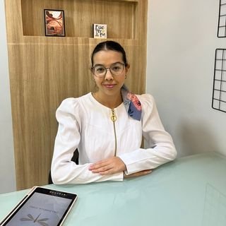 Dra. Isabella Lopes de Araujo