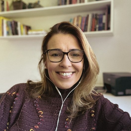 FLAVIA LUCIANA SOARES