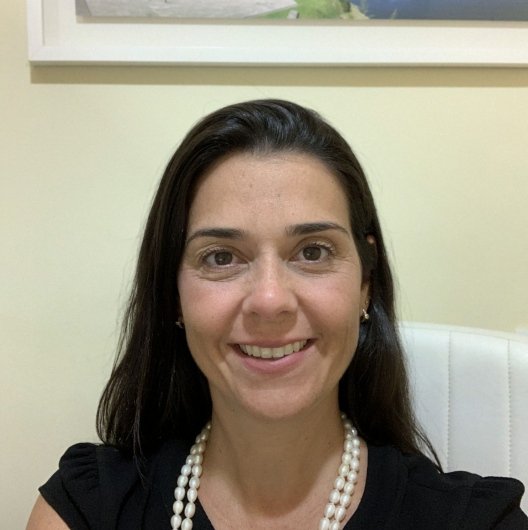 Dra. Verônica Dias