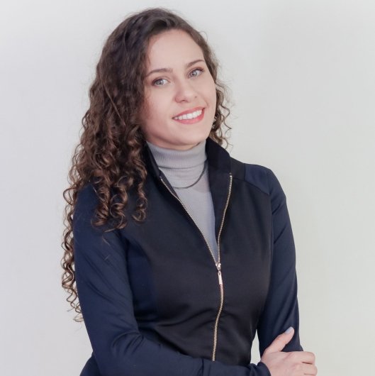 Dra. Thais Nunes Martins