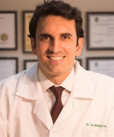 Dr. Lucas Medeiros Burttet