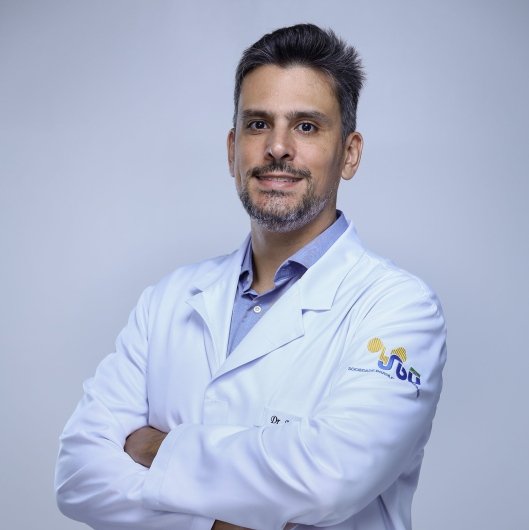 Dr. Adriano Caldeira