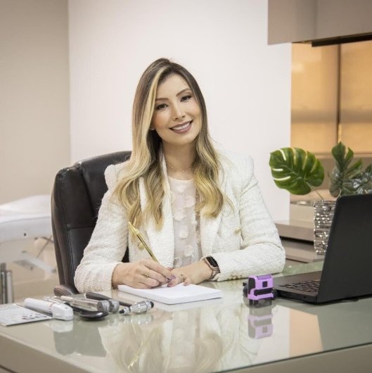 Dra. Jacqueline Gomes da Silveira