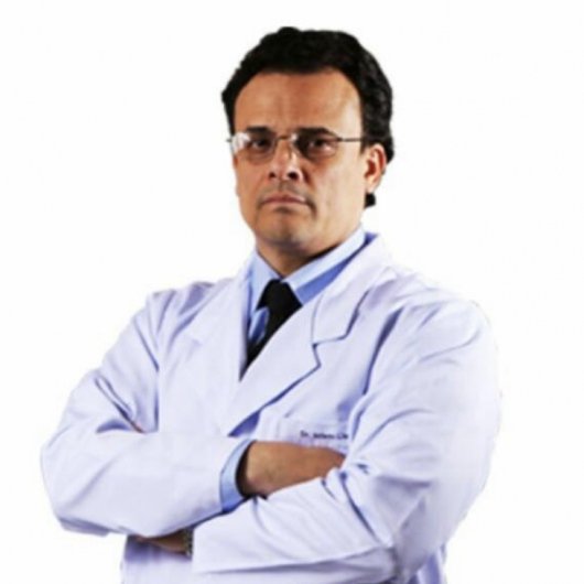 Dr. Juliano Lhamby