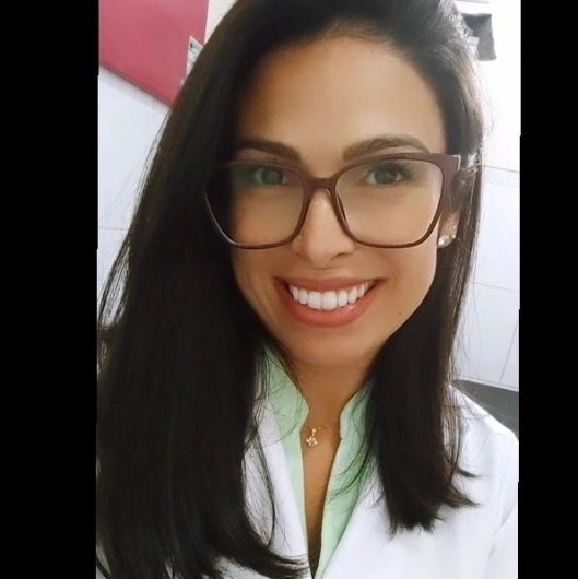 Dra. Thamíris Abreu