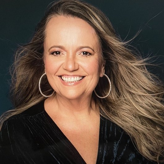 Prof. Andréa Lucena Costa