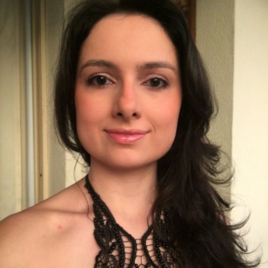 Dra. Débora Garotti