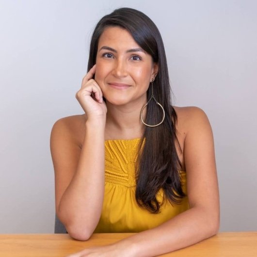 Dra. Isabela Correia
