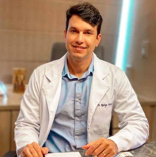 Dr. Rodrigo Almeida