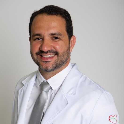 Dr. Vitor Freire