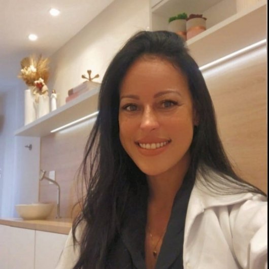 Danielle Menezes